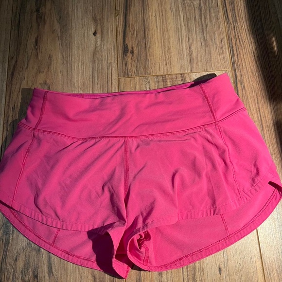 Lululemon Women's Pink Shorts - Picture 1 of 4